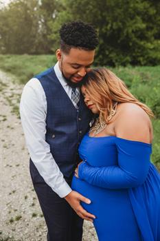 Des Moines, Iowa Maternity-Newborn Photography